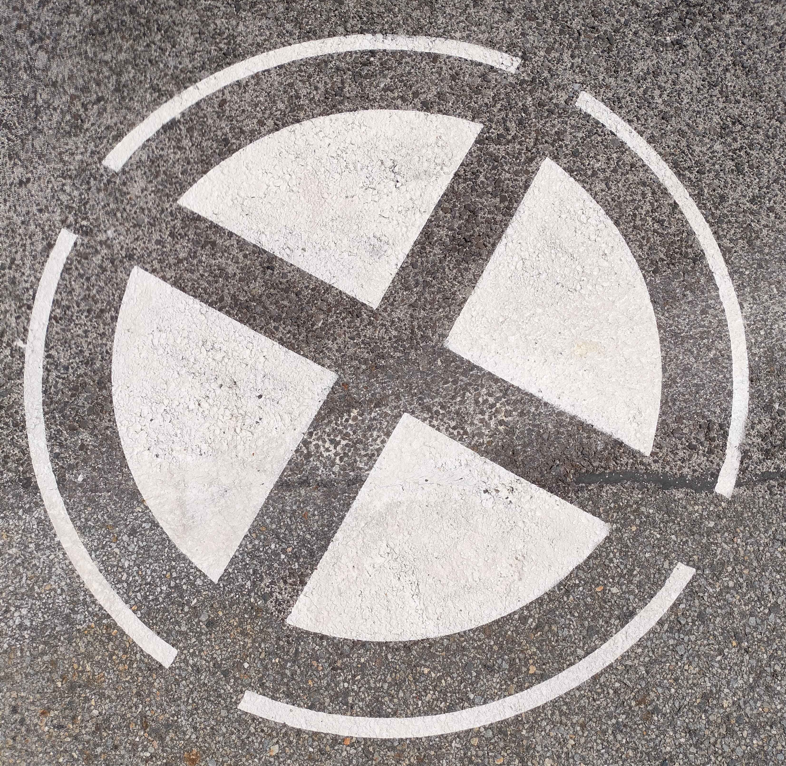Aspgalt No Parking Signal